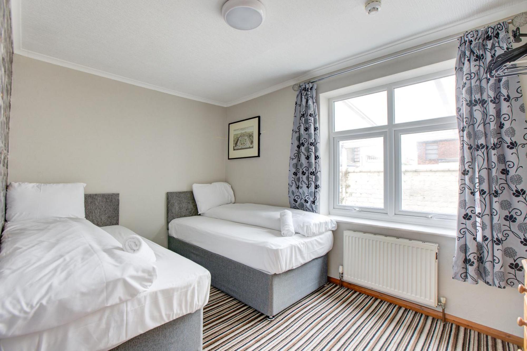 The Sandringham Court Hotel & Apartment Welcoming Large And Small Groups For 15 Years Blackpool Ngoại thất bức ảnh