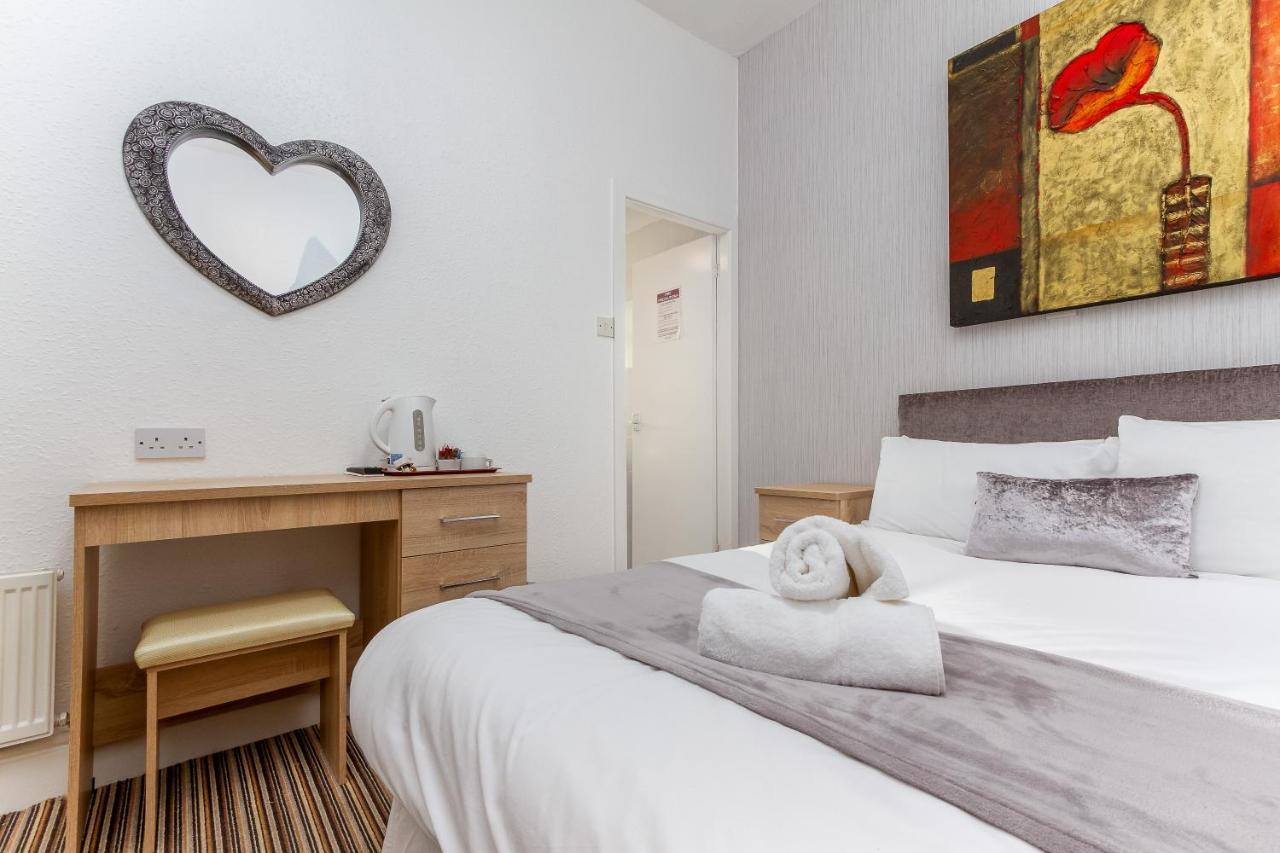 The Sandringham Court Hotel & Apartment Welcoming Large And Small Groups For 15 Years Blackpool Ngoại thất bức ảnh